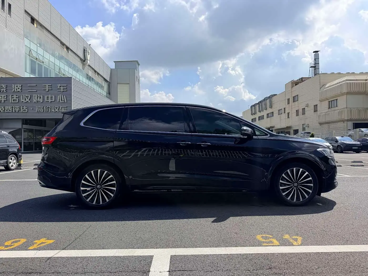 Volkswagen Viloran 2023 — Şəkil 7/20