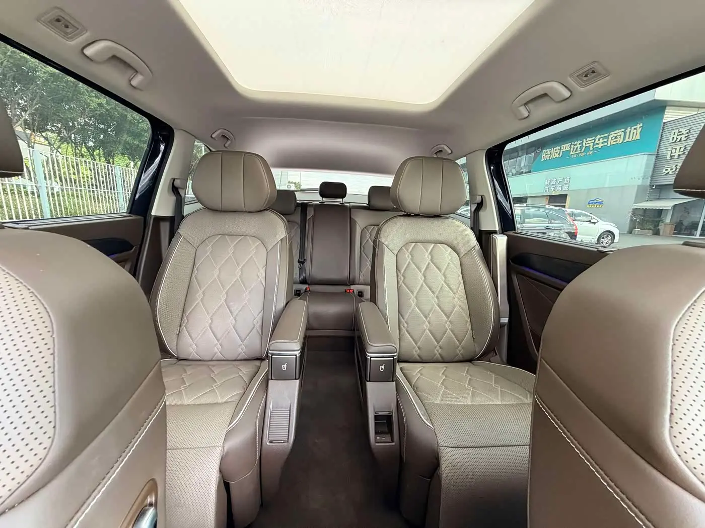 Volkswagen Viloran 2023 — Şəkil 20/20