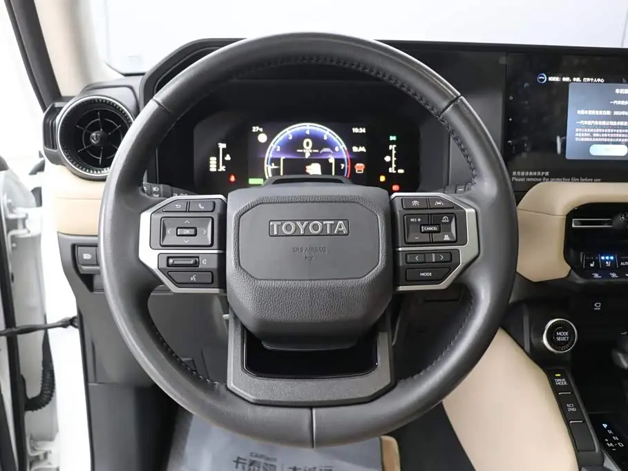 Toyota Prado 2024 — Photo 14/20