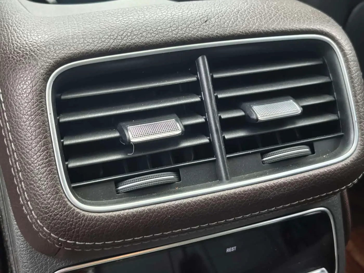 Mercedes-Benz GLS 2020 — Photo 16/20