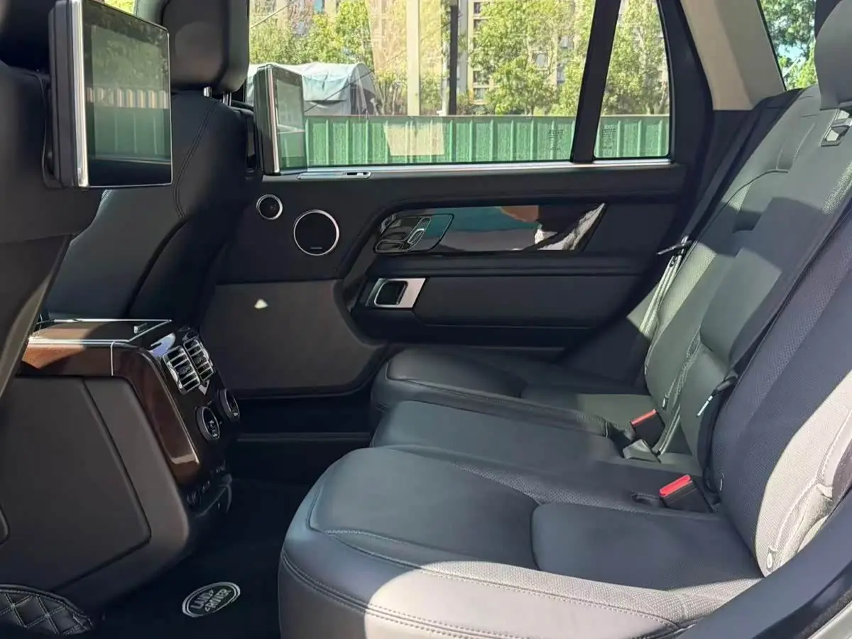 Land Rover Range Rover 2020 — Photo 9/19