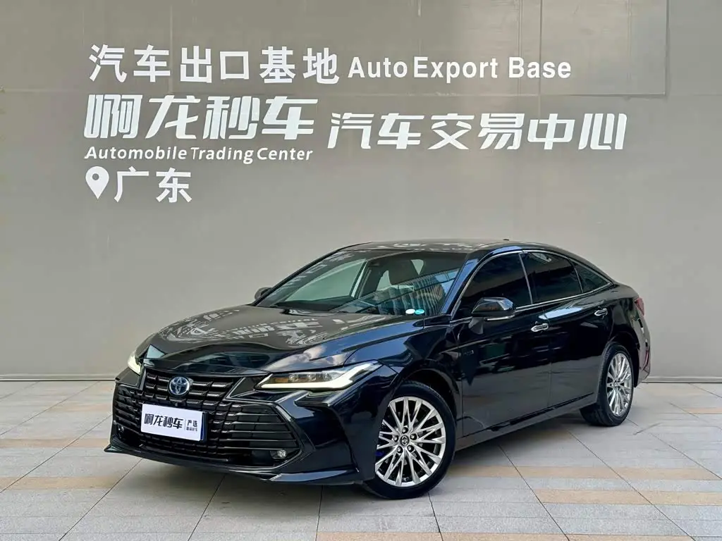 Toyota Avalon 2022 — Photo 1/14