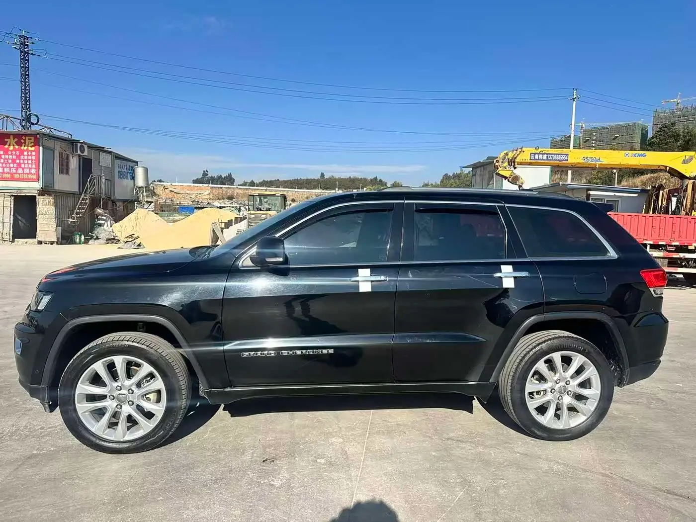 Jeep Grand Cherokee 2018 — Фото 10/16