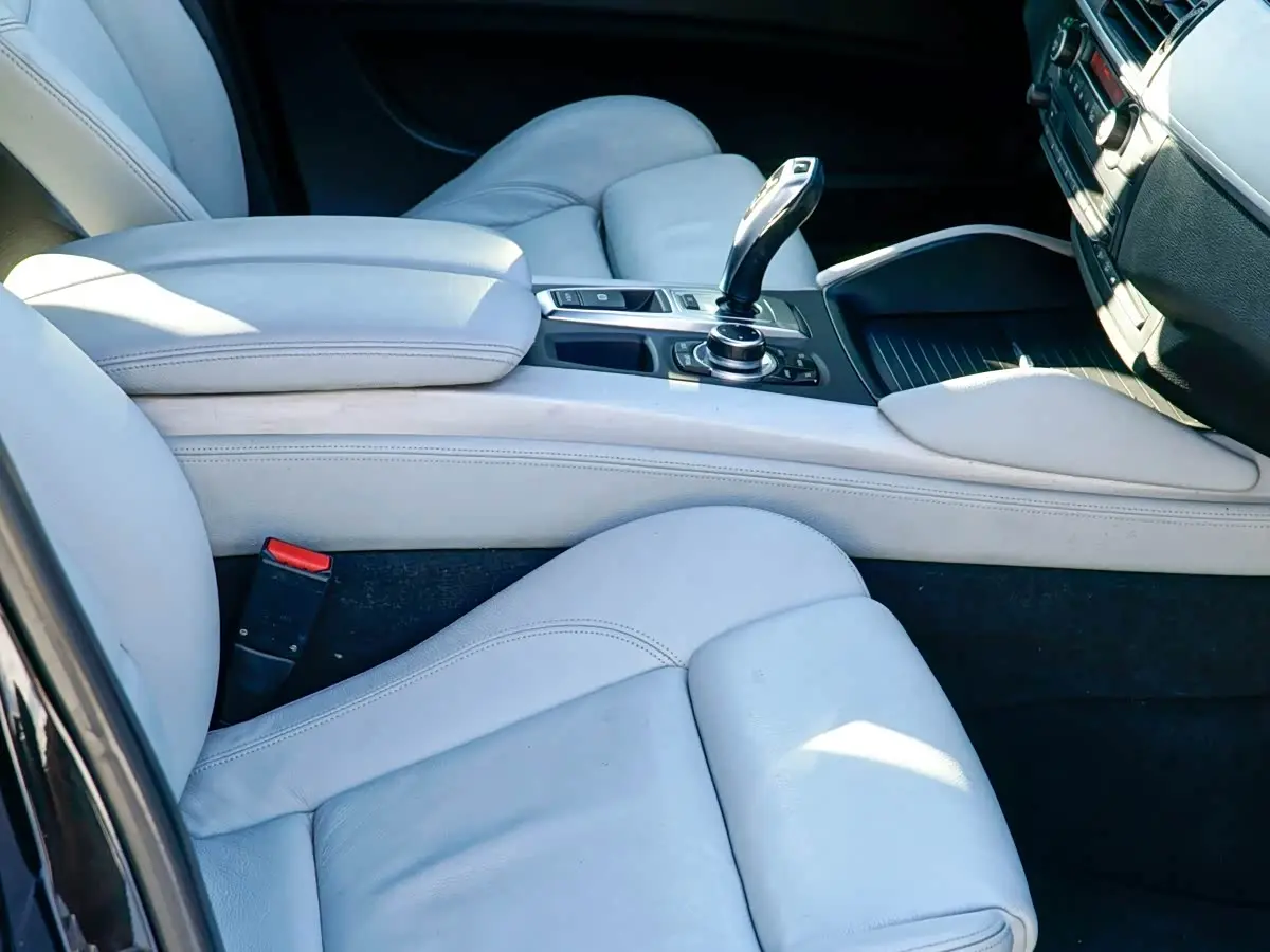 BMW X5 M 2011 — Photo 14/18