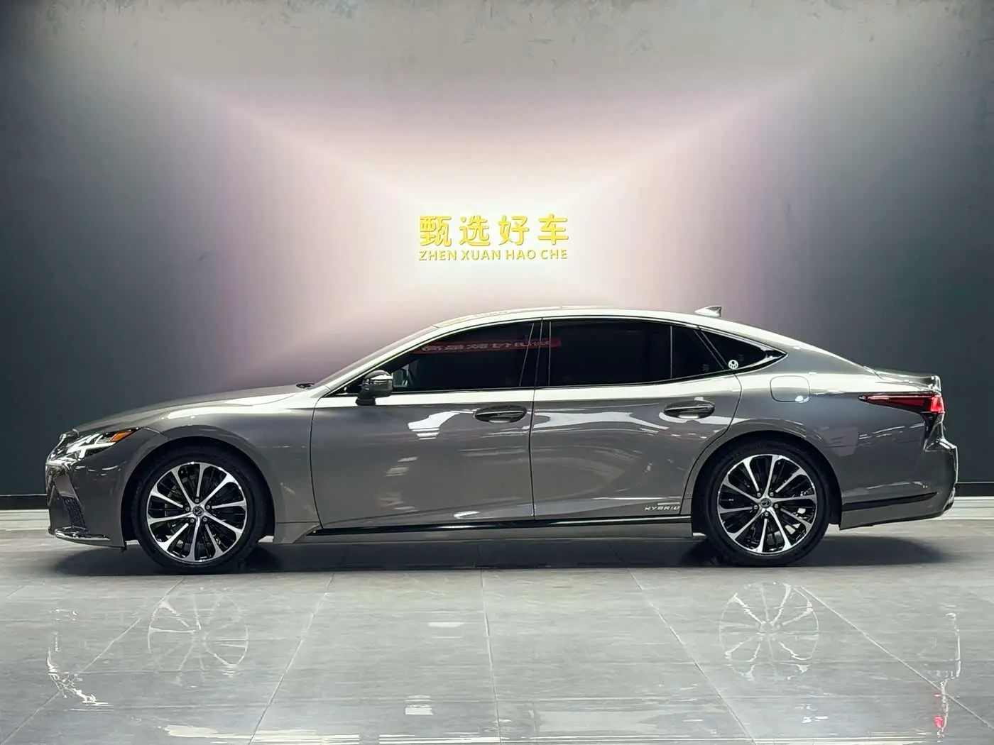 Lexus LS 2022 — Photo 16/18