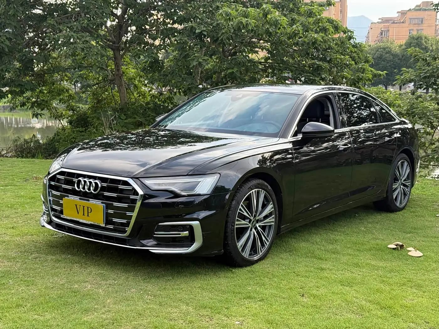 Audi A6L 2024 — Photo 1/17