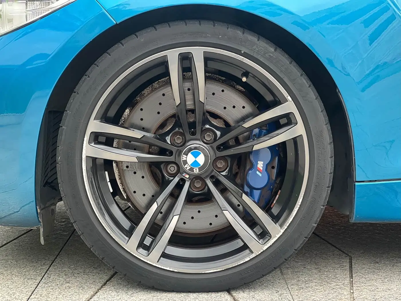 BMW M2 2017 — Фото 8/20