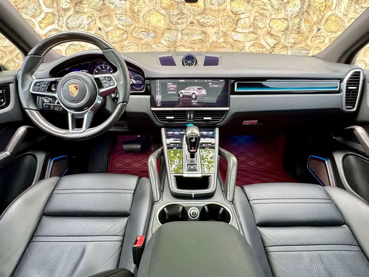 Porsche Cayenne 2019 — Photo 14/17