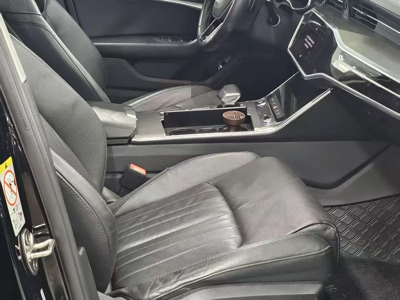 Audi A6L 2022 — Photo 14/17