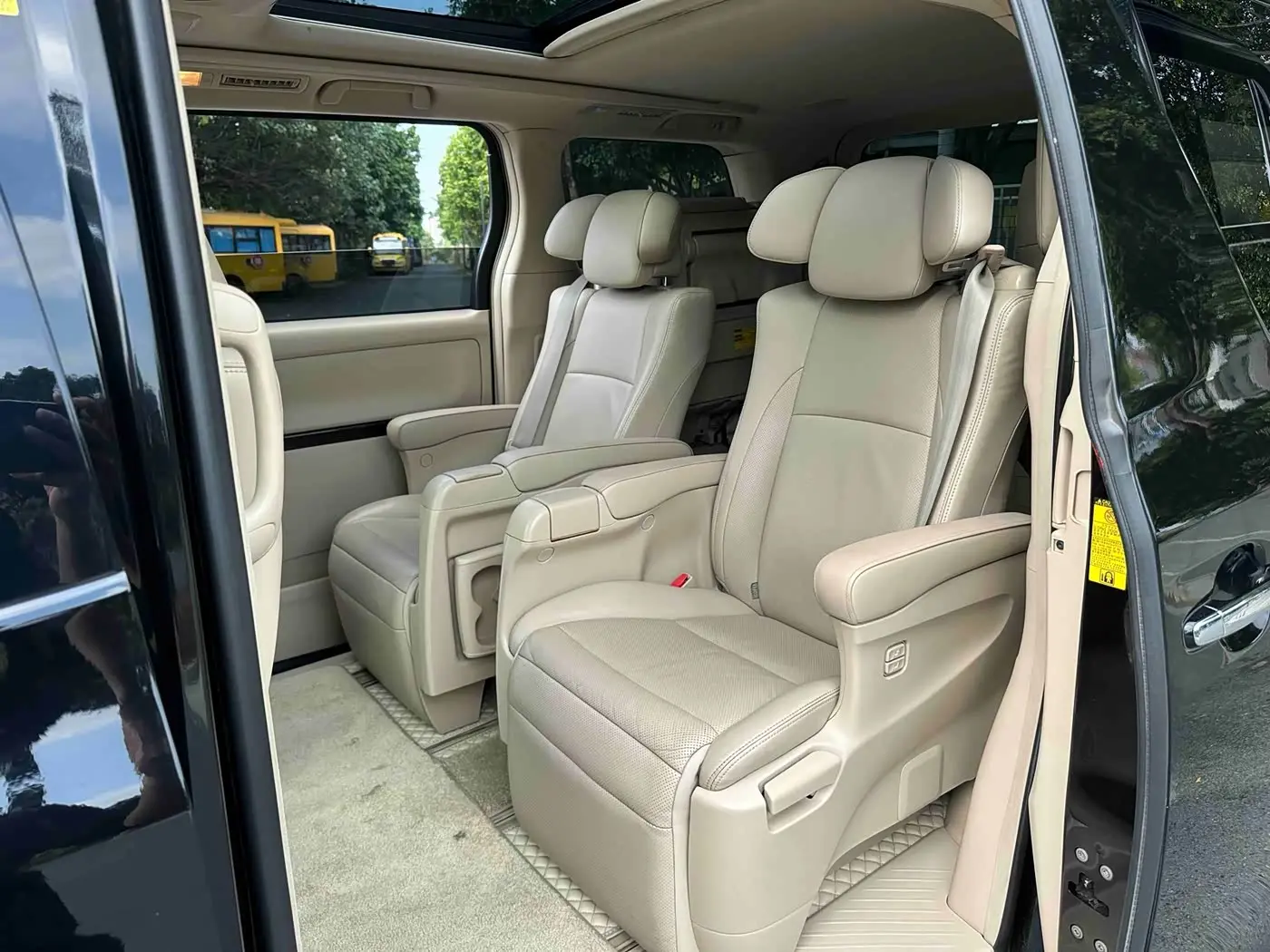 Toyota Alphard 2014 — Photo 12/15