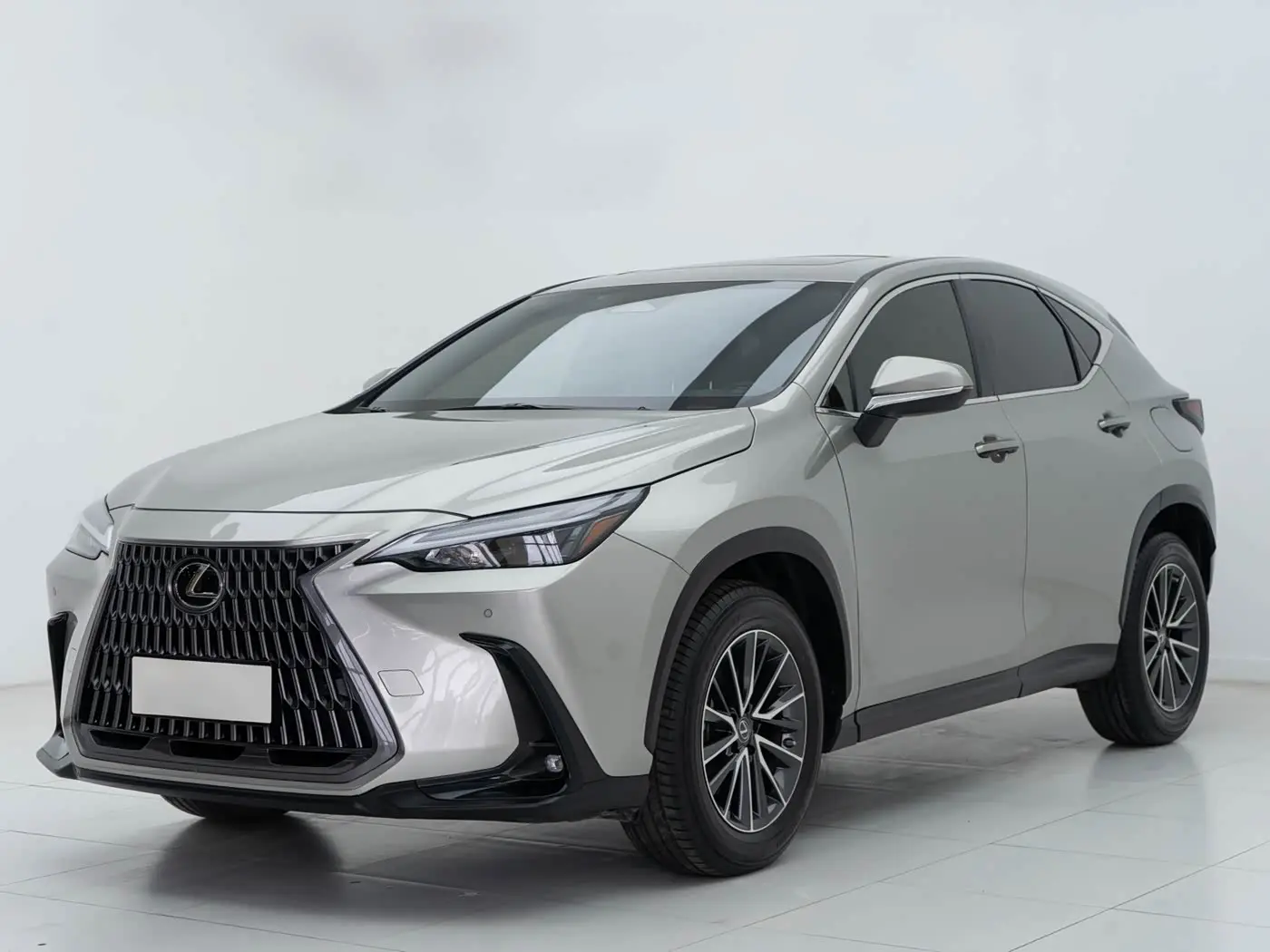 Lexus NX 2022 — Фото 2/20