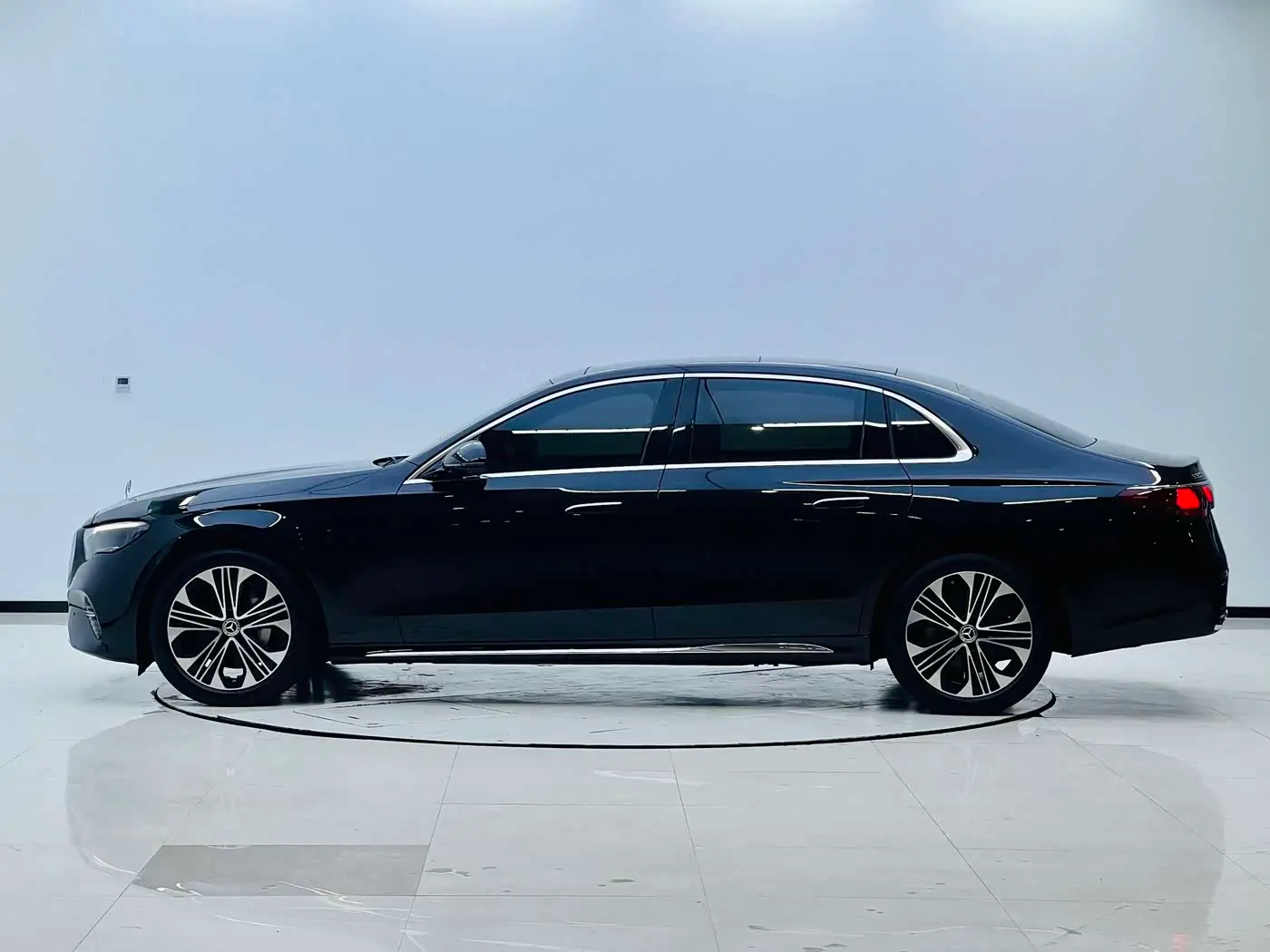 Mercedes-Benz E-Class 2026 — Şəkil 4/10