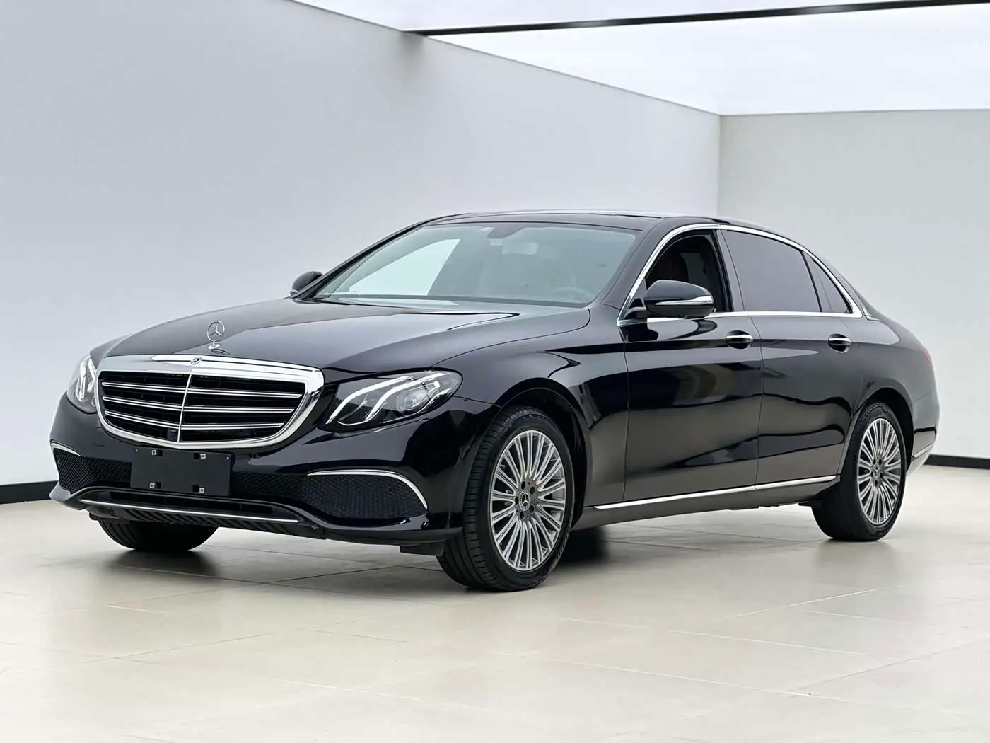 Mercedes-Benz E-Class 2019 — Şəkil 1/8