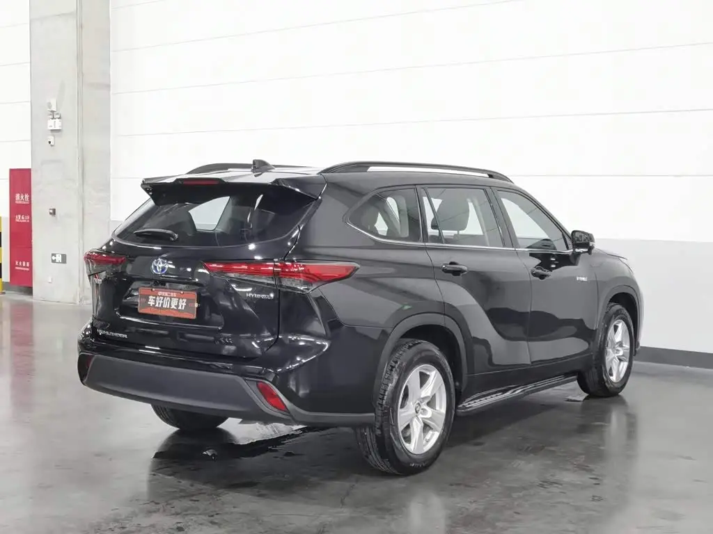 Toyota Highlander 2023 — Şəkil 2/20