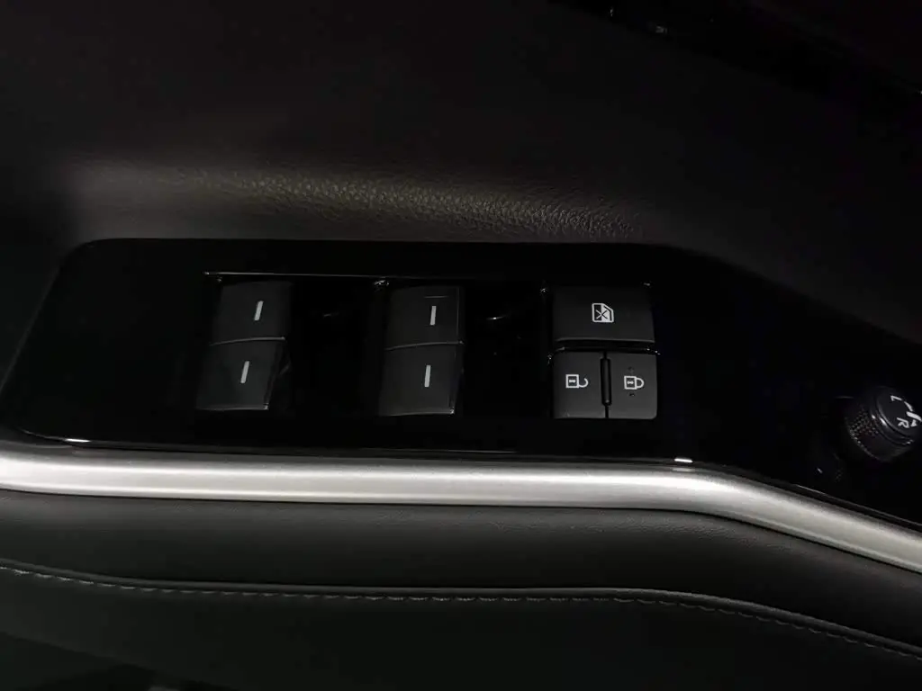 Toyota Highlander 2023 — Şəkil 9/20