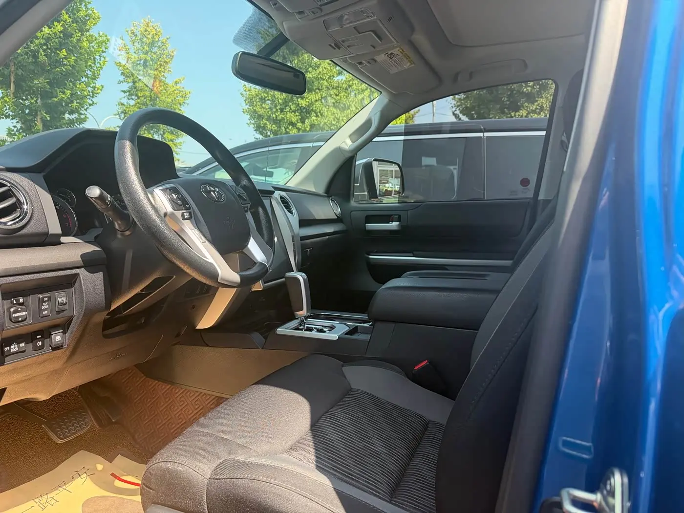 Toyota Tundra 2018 — Photo 5/15