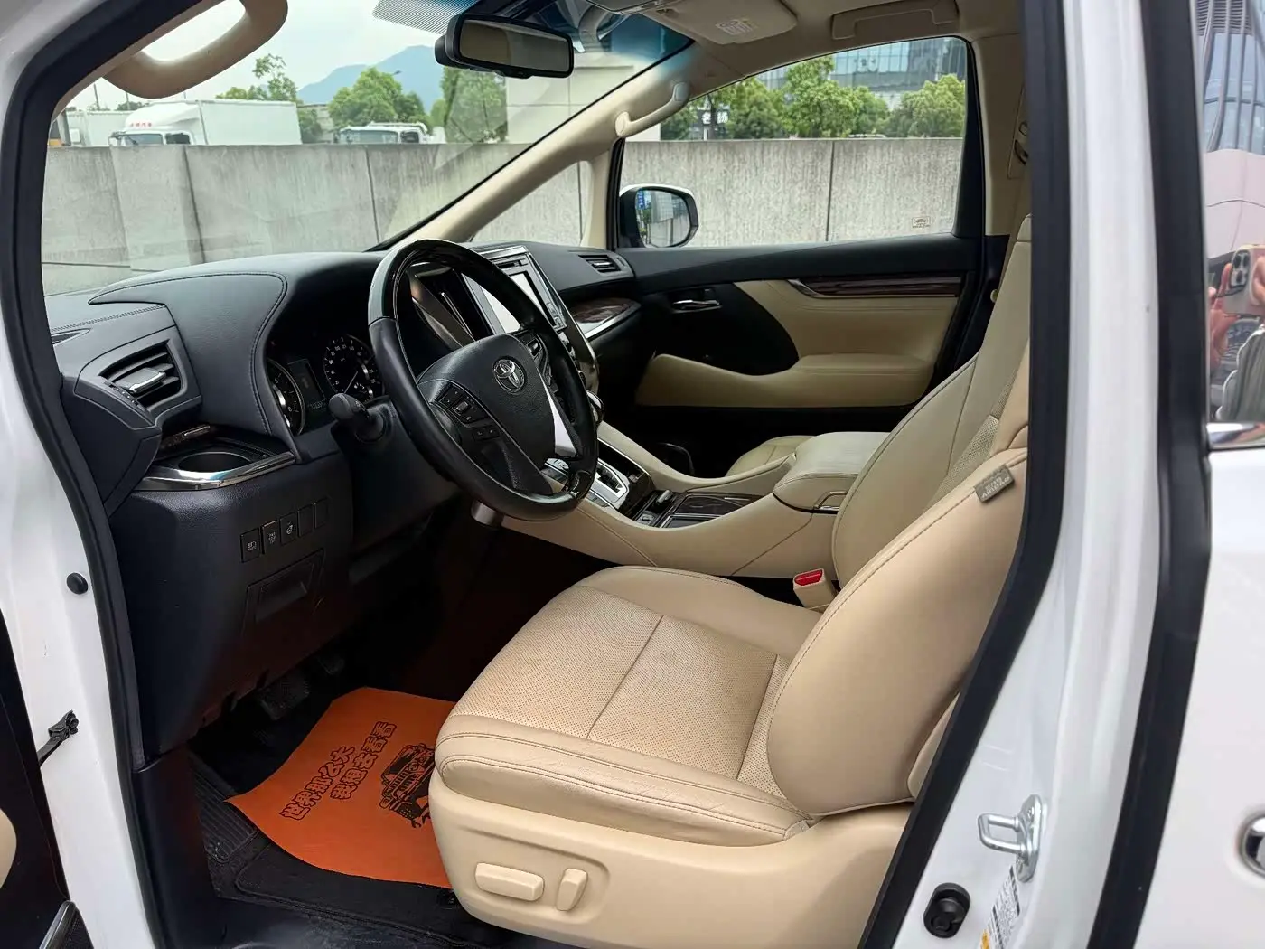 Toyota Alphard 2019 — Şəkil 8/16