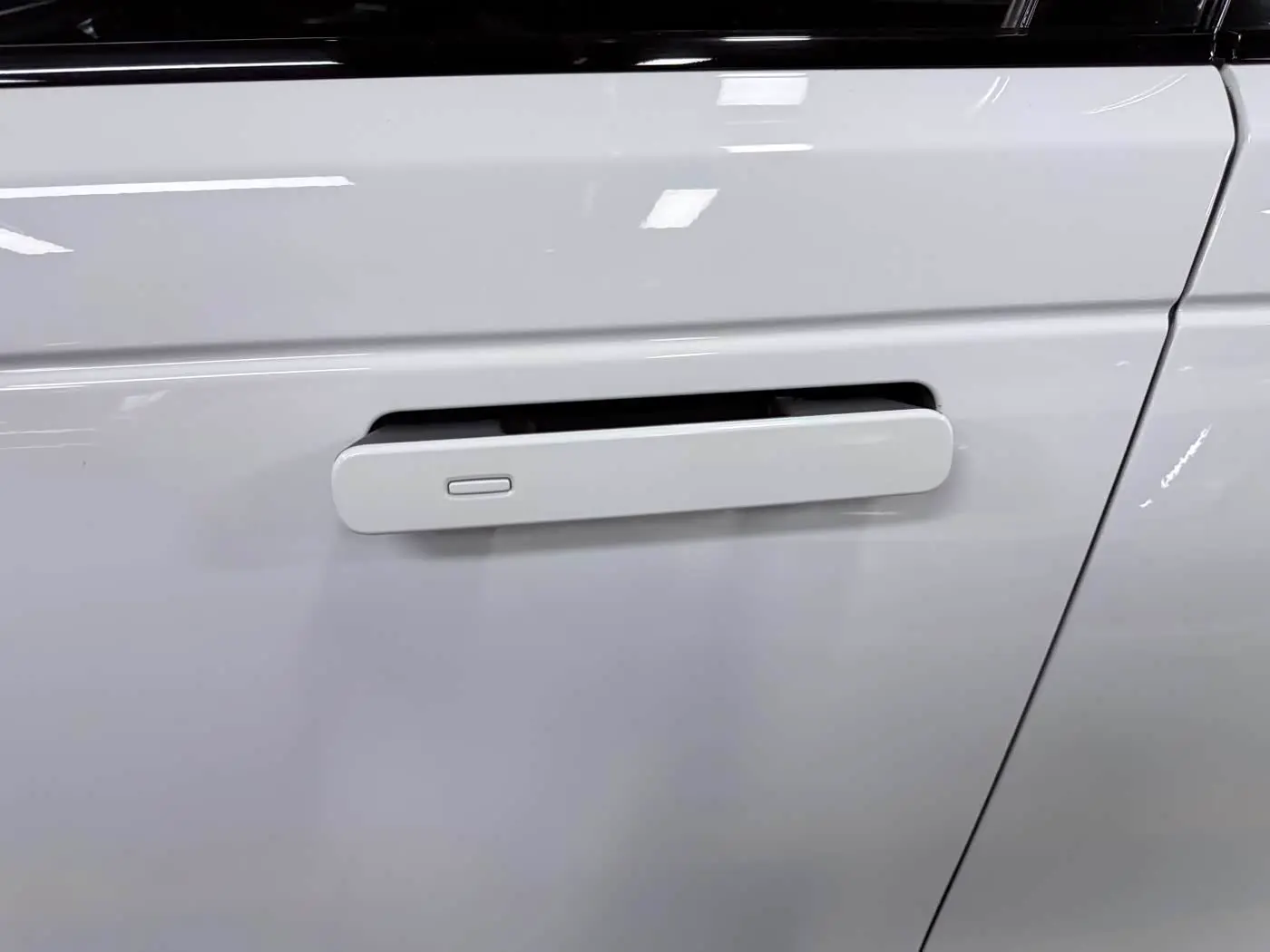 Land Rover Range Rover Velar 2020 — Şəkil 9/18
