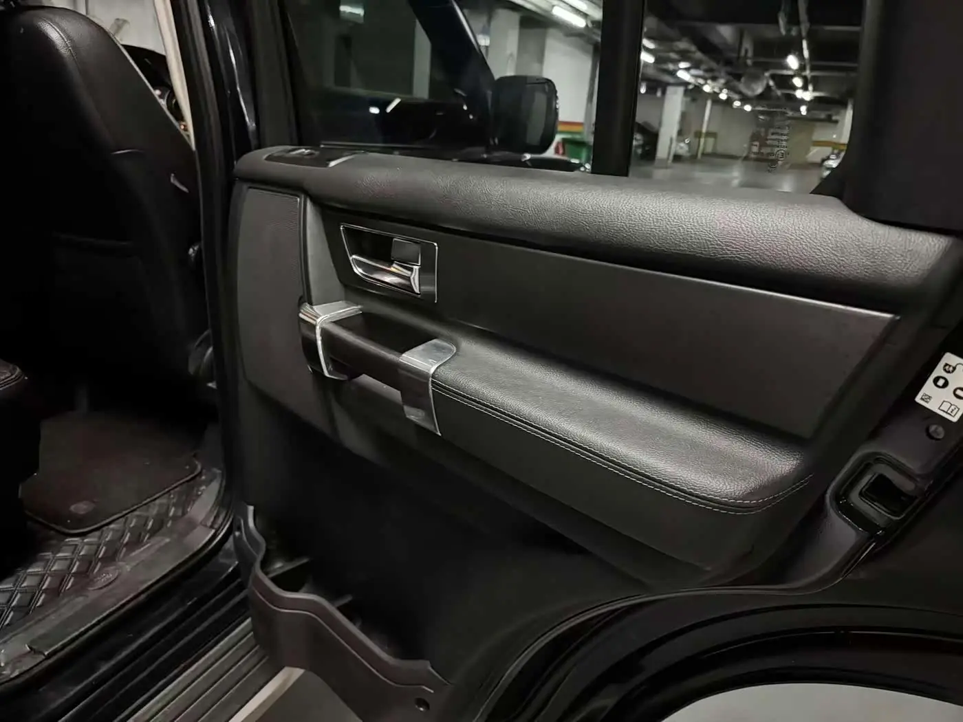 Land Rover Discovery 2012 — Şəkil 14/19