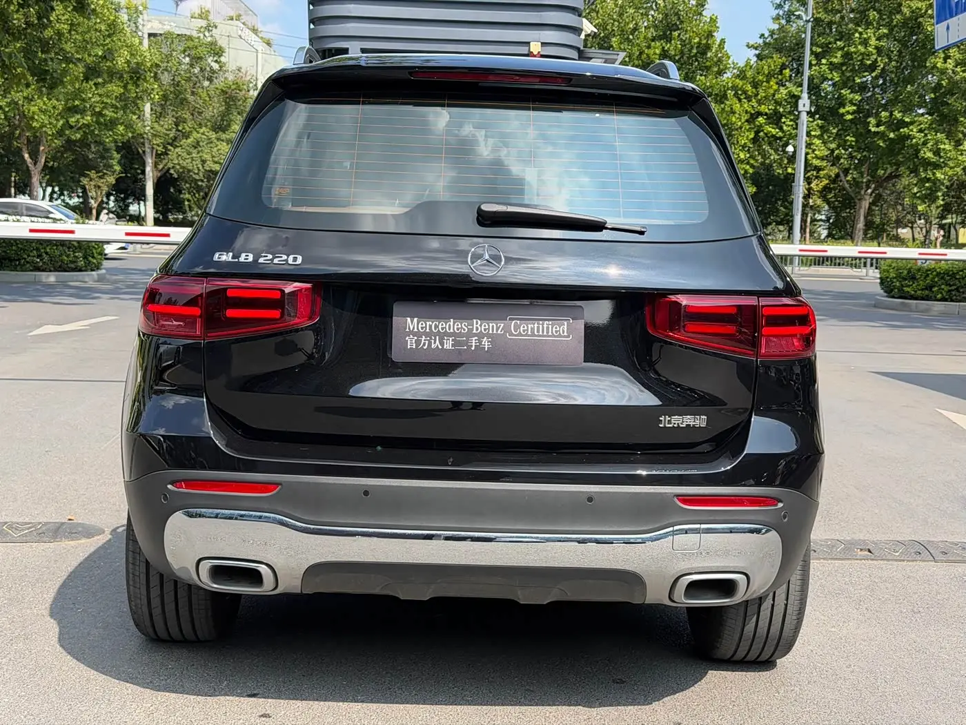 Mercedes-Benz GLB 2025 — Photo 3/14