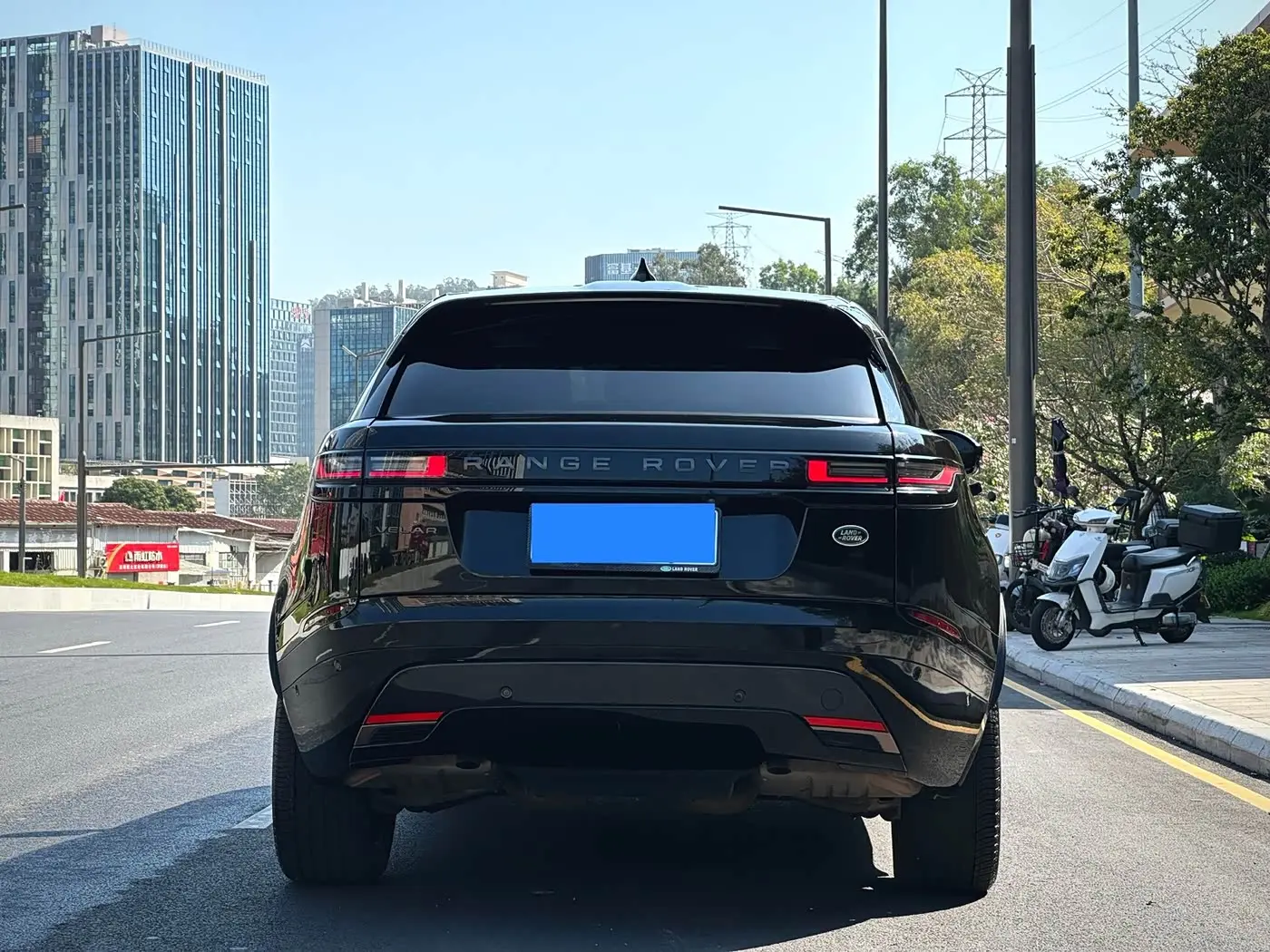 Land Rover Range Rover Velar 2024 — Фото 12/15