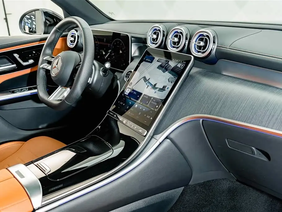 Mercedes-Benz GLC 2025 — Фото 17/20