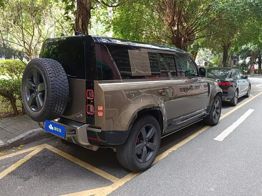 Land Rover Defender 2021 — Фото 3/16