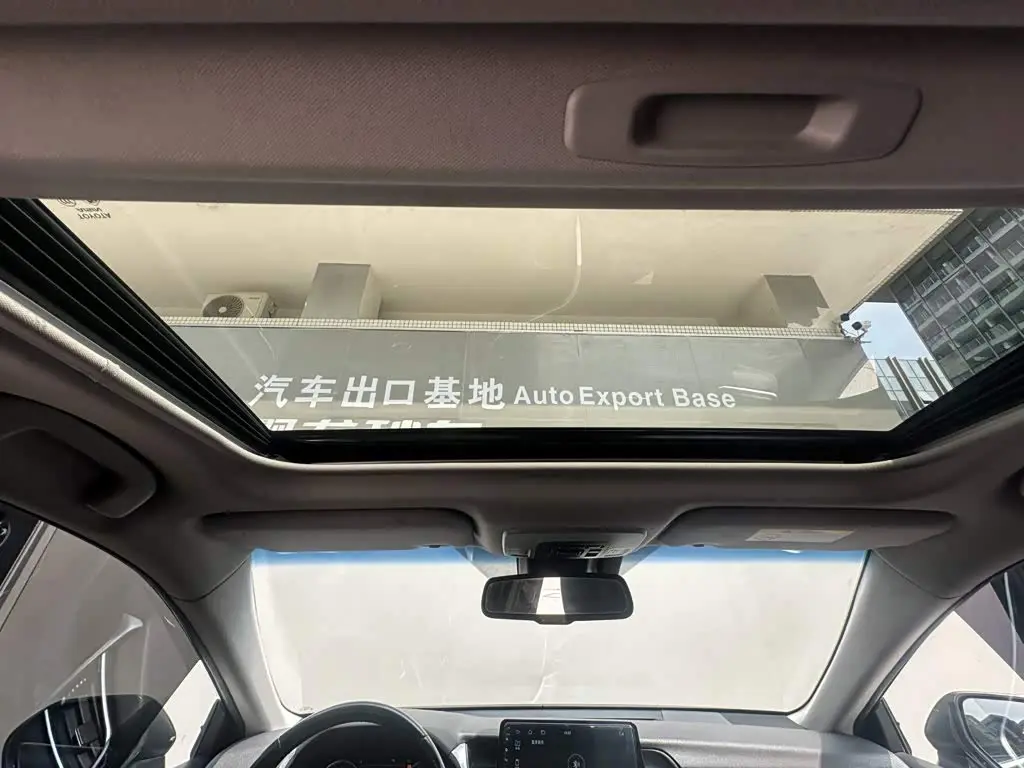 Toyota Camry 2022 — Photo 13/14