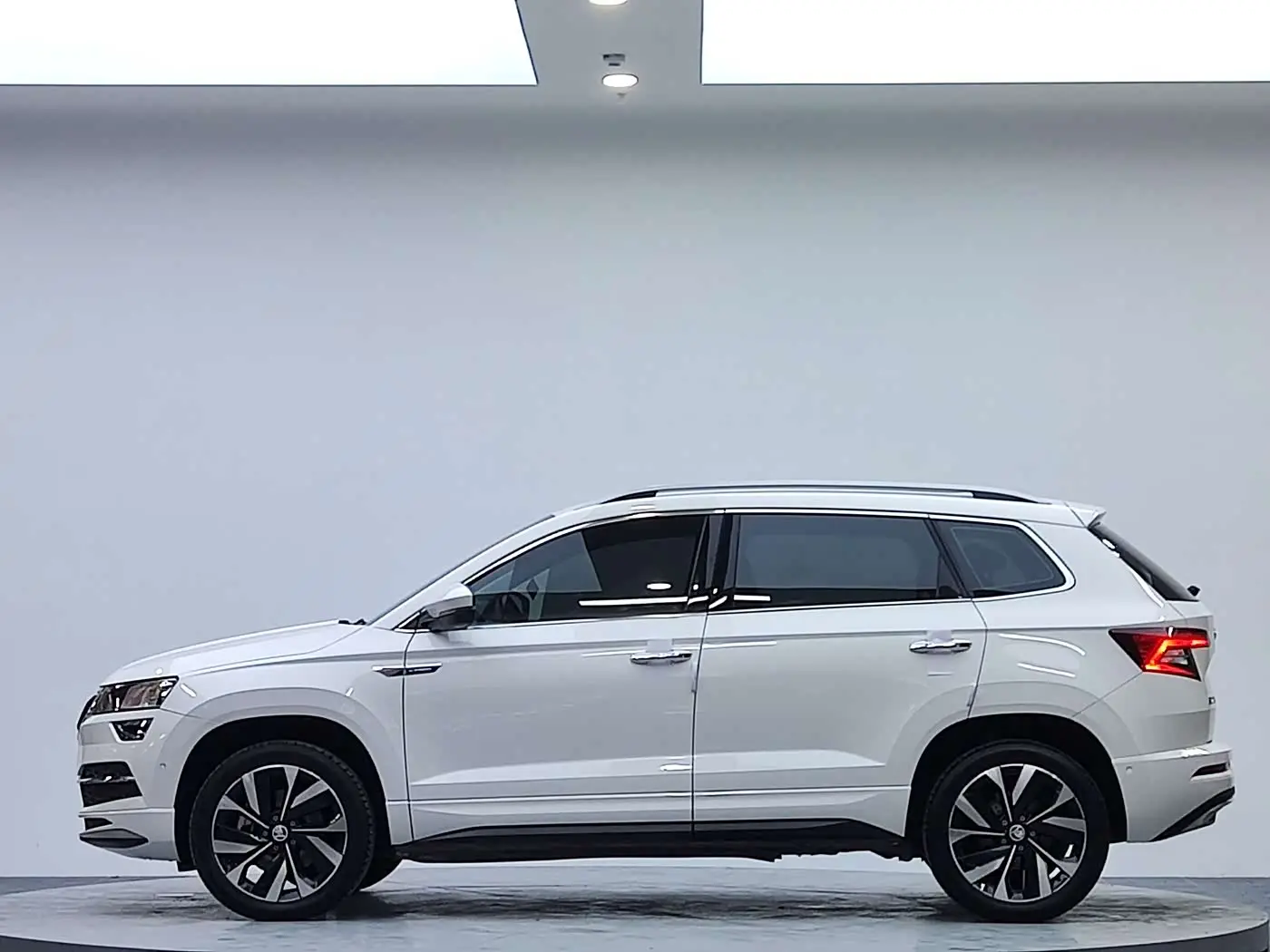 Škoda Karoq 2023 — Photo 4/18