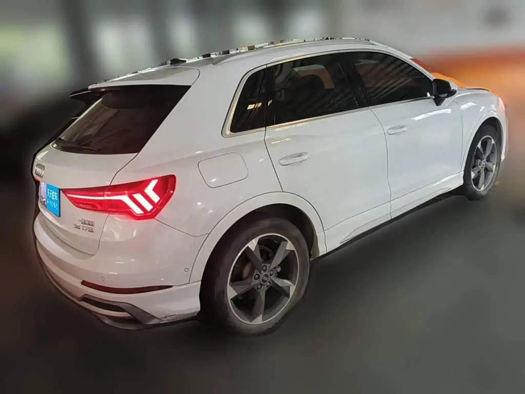 Audi Q3 2023 — Фото 2/12