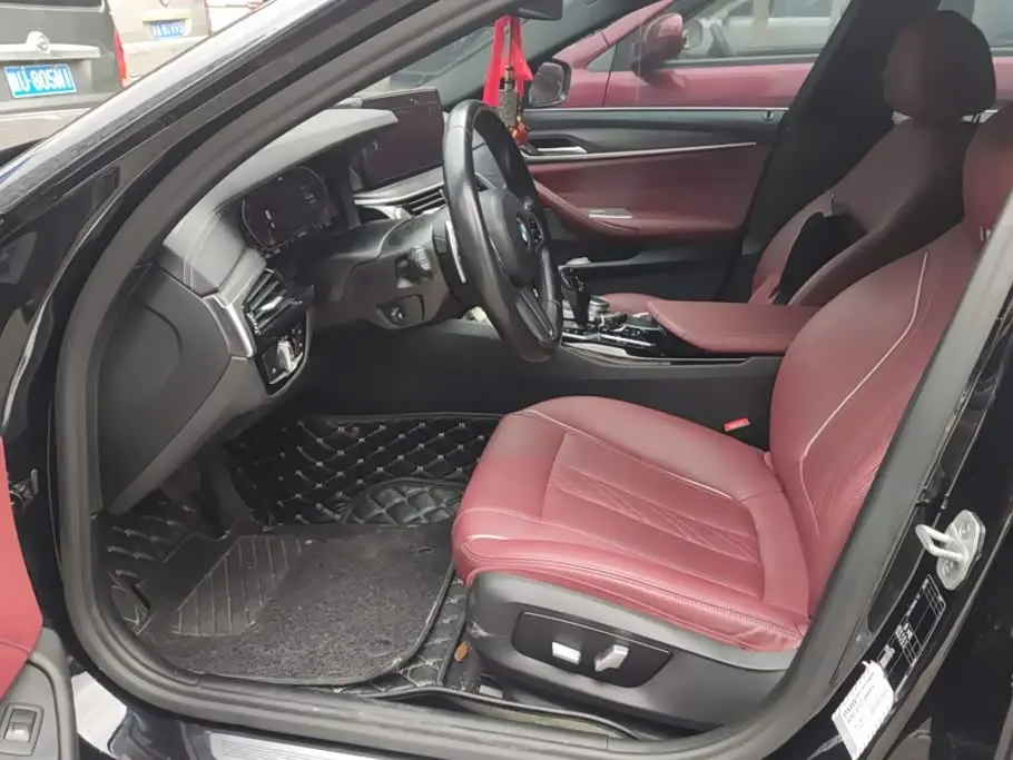 BMW 5 Series 2021 — Photo 9/16