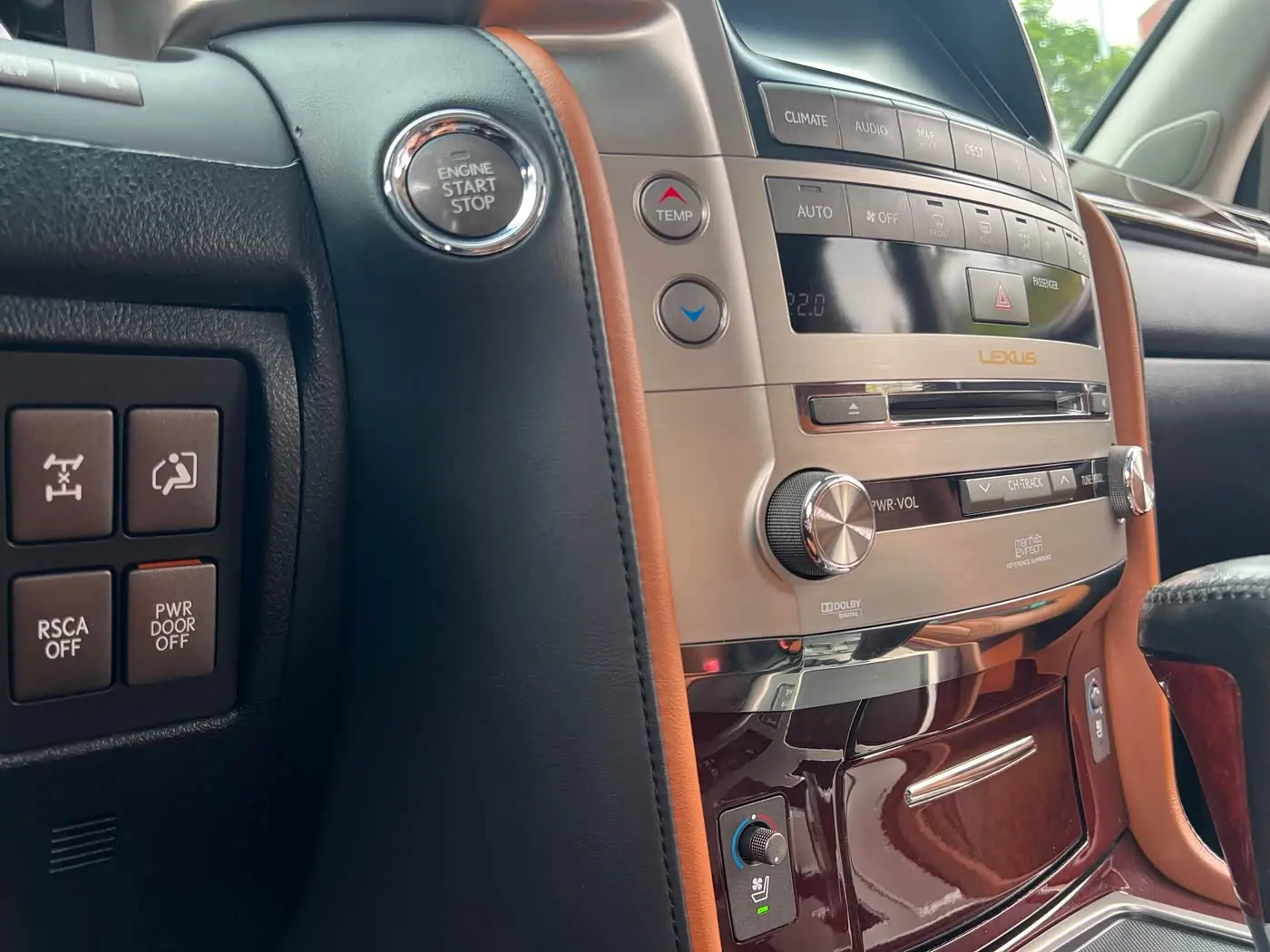 Lexus LX 2013 — Photo 20/20
