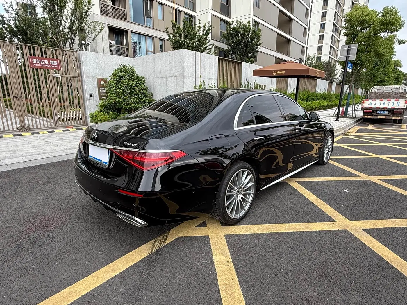 Mercedes-Benz S-Class 2021 — Photo 4/10