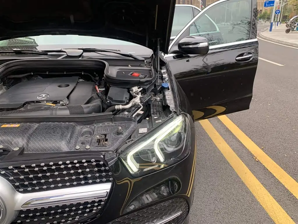Mercedes-Benz GLE 2021 — Photo 17/20