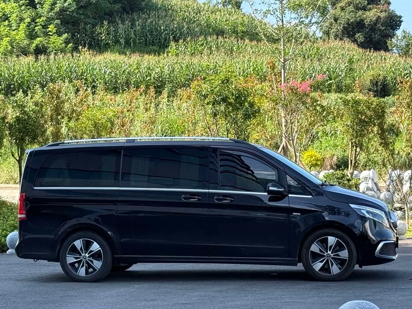 Mercedes-Benz V-Class 2023 — Şəkil 17/20