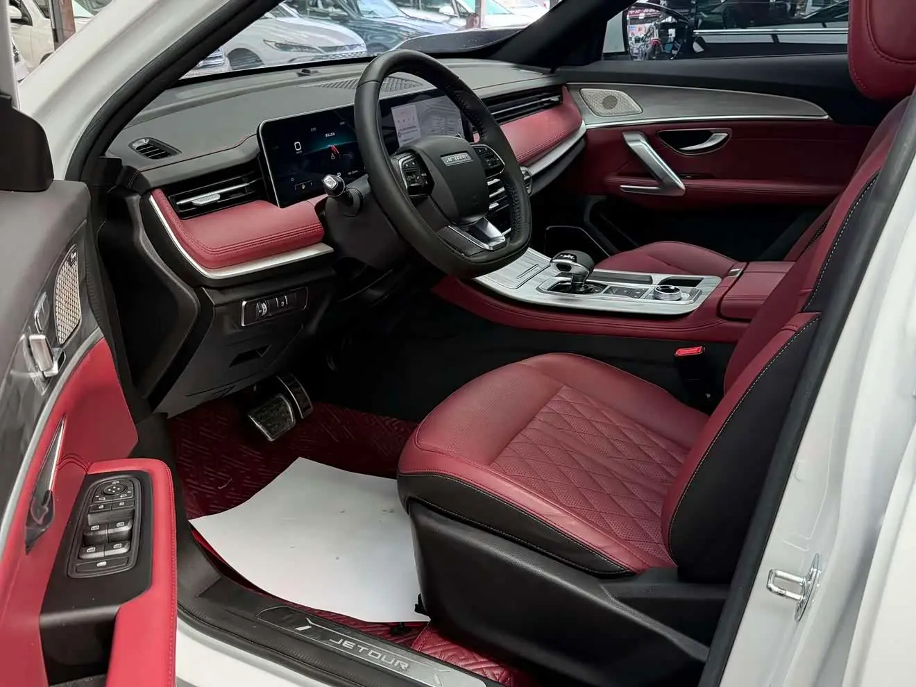 Jetour X70 PLUS 2023 — Photo 10/17