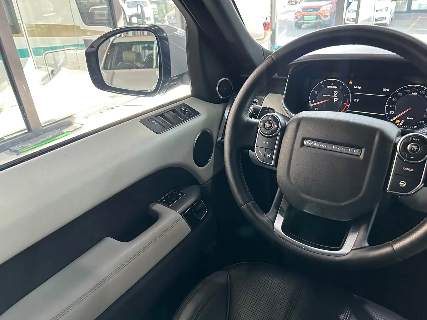 Land Rover Range Rover Sport 2014 — Фото 16/20