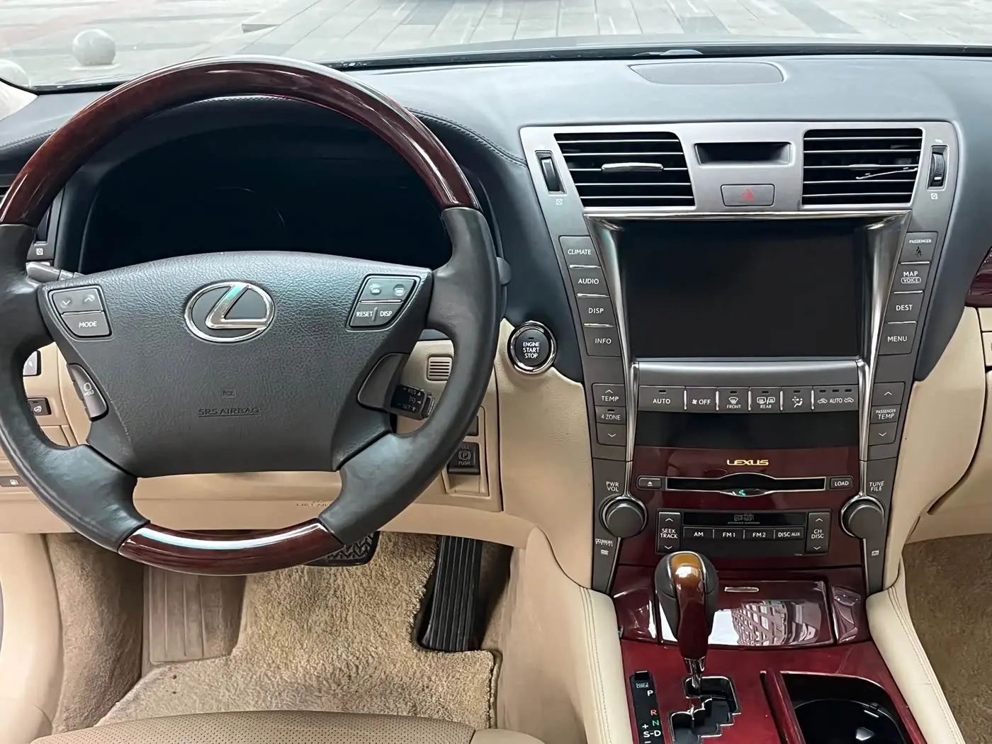 Lexus LS 2008 — Photo 13/15