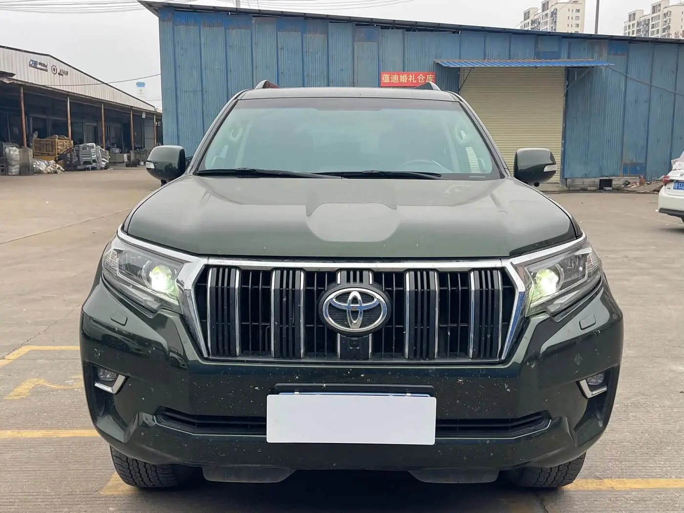Toyota Prado 2019 — Photo 2/9