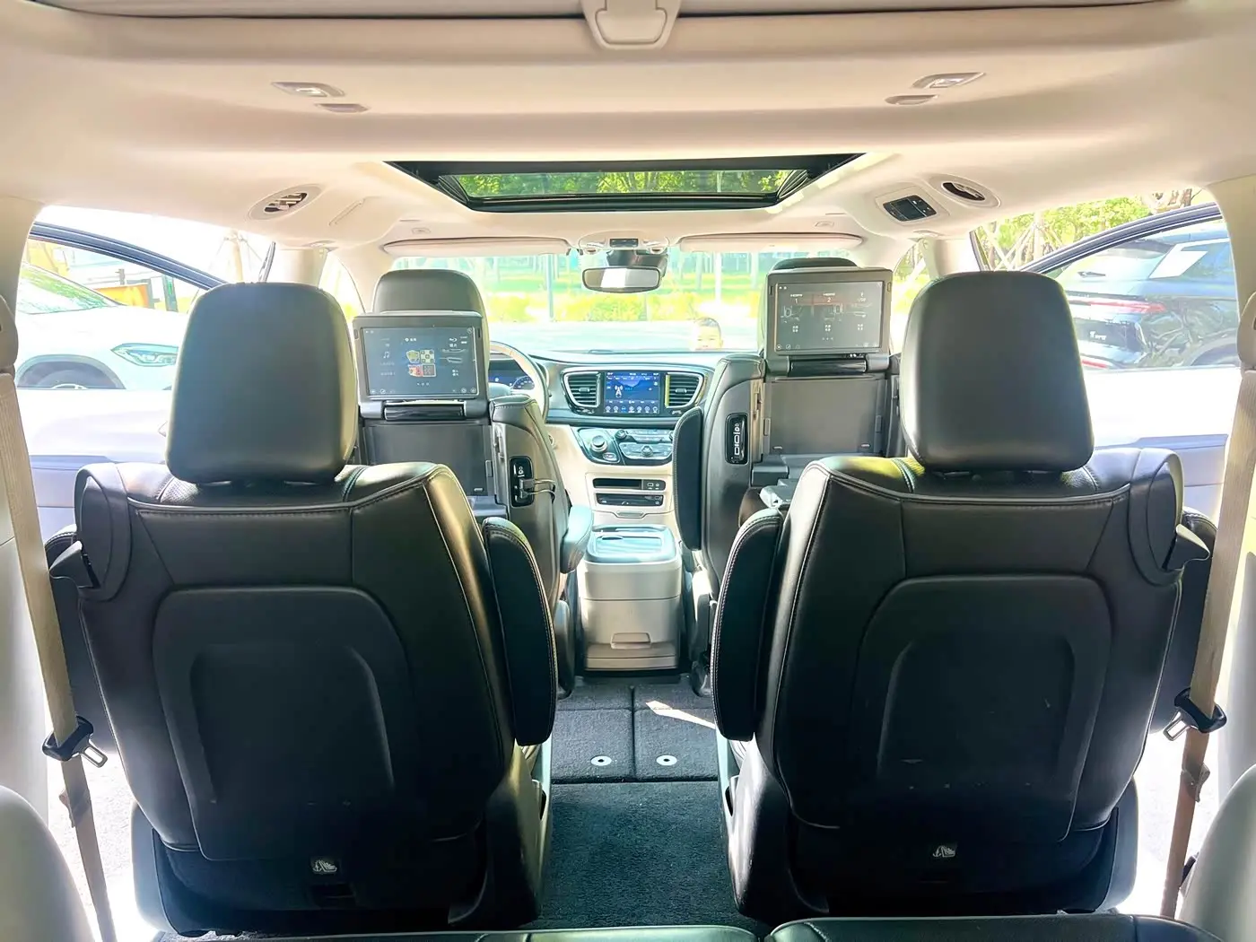 Chrysler Grand Voyager 2019 — Şəkil 16/20