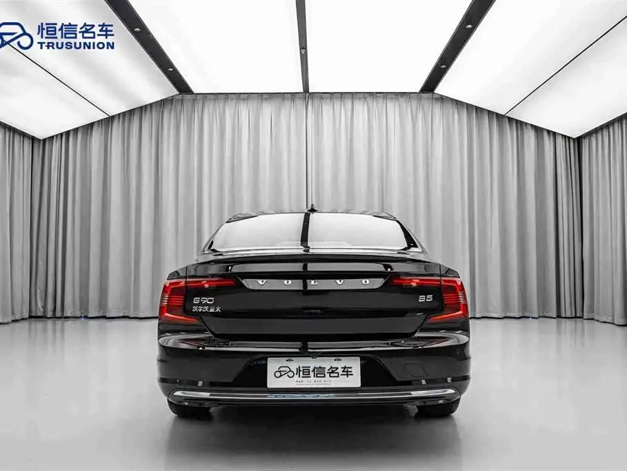 Volvo S90 2021 — Photo 6/20