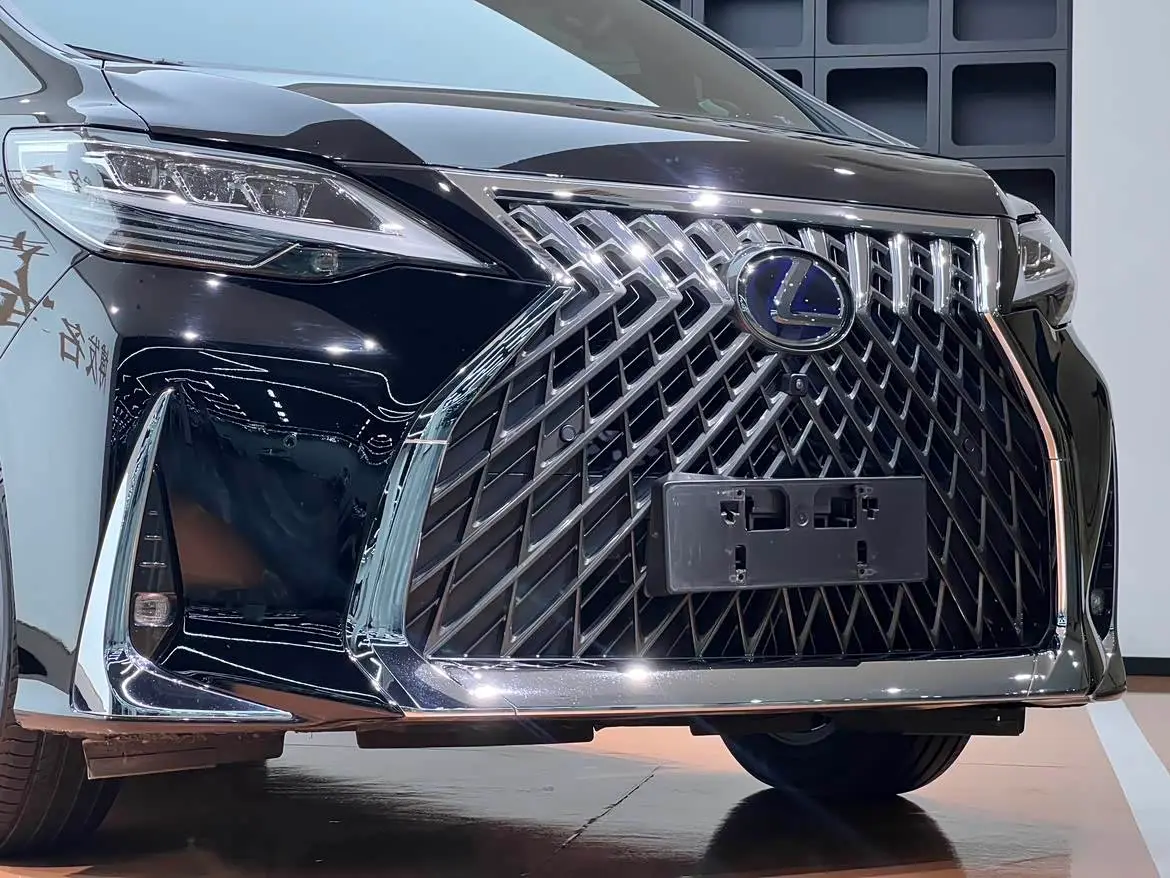 Lexus LM 2023 — Photo 3/20