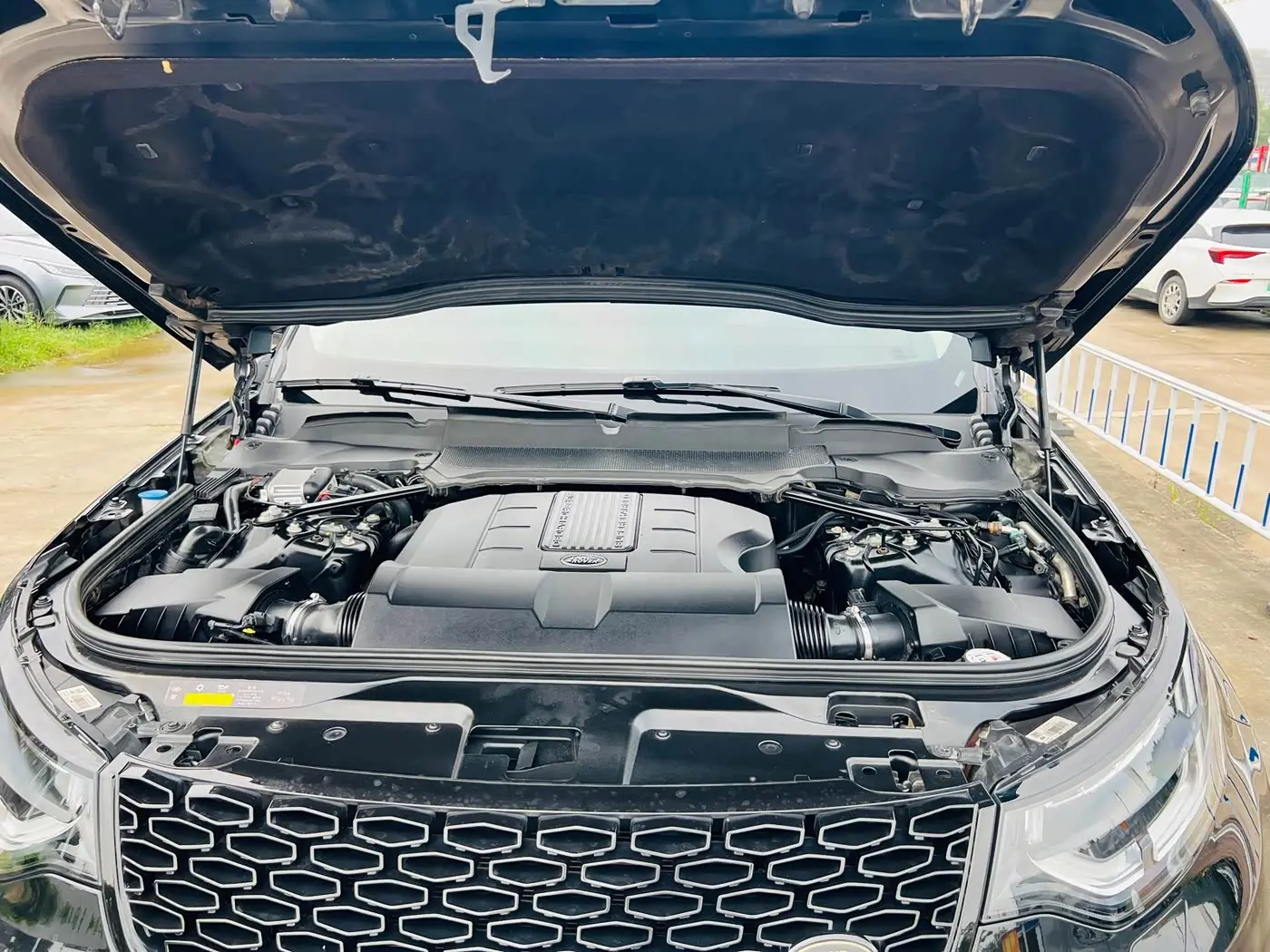 Land Rover Discovery 2019 — Photo 19/20