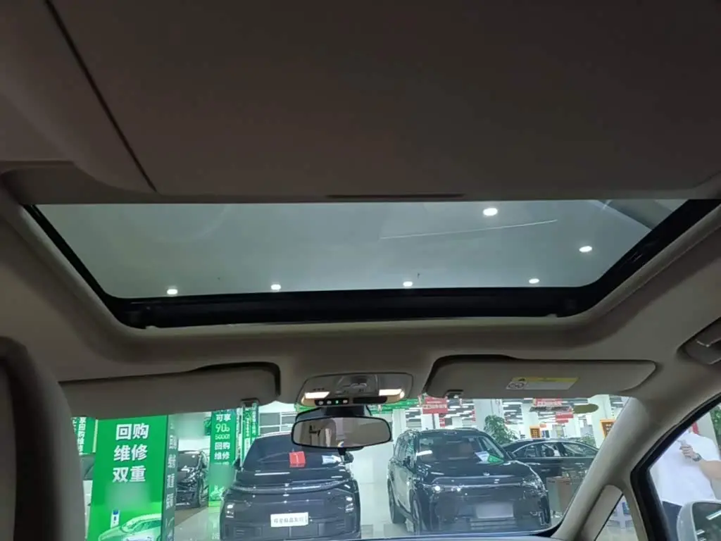 Buick GL8 New Energy 2025 — ფოტო 18/20
