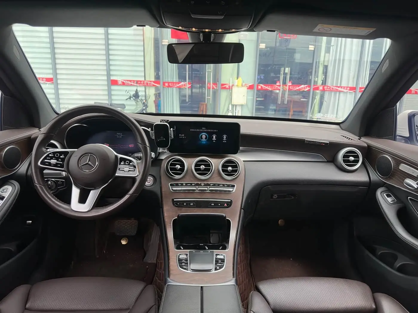Mercedes-Benz GLC 2022 — Photo 7/10