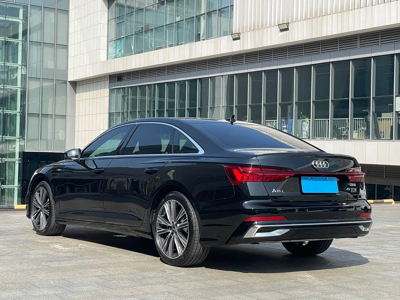 Audi A6L 2024 — Фото 5/17