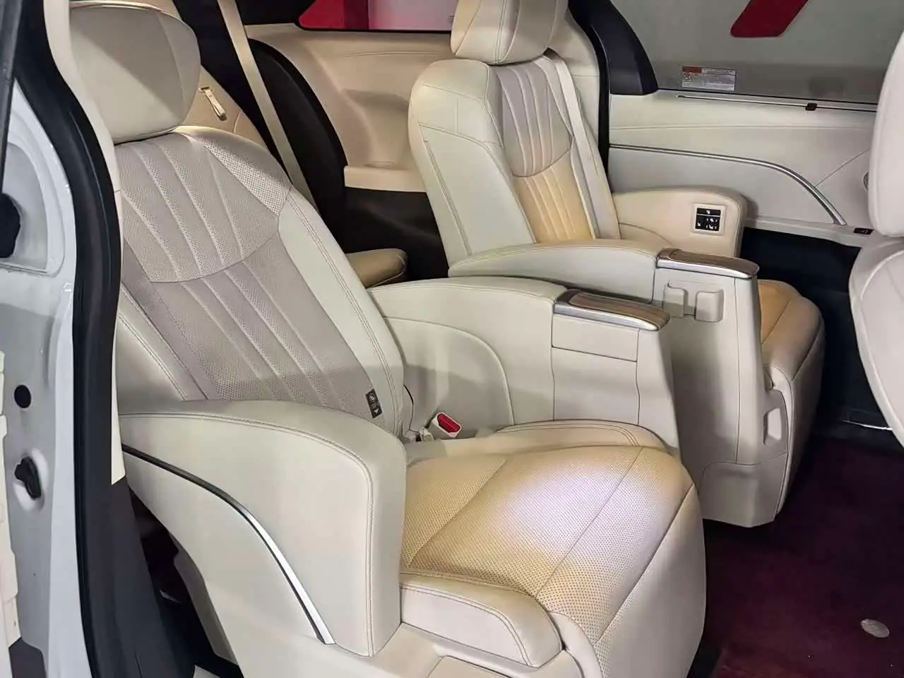 Toyota Sienna 2026 — Photo 9/9