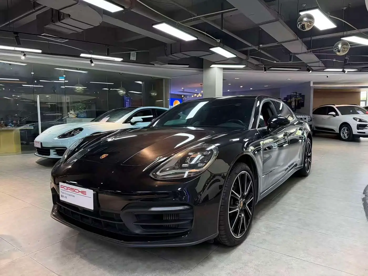 Porsche Panamera 2023 — Photo 1/11
