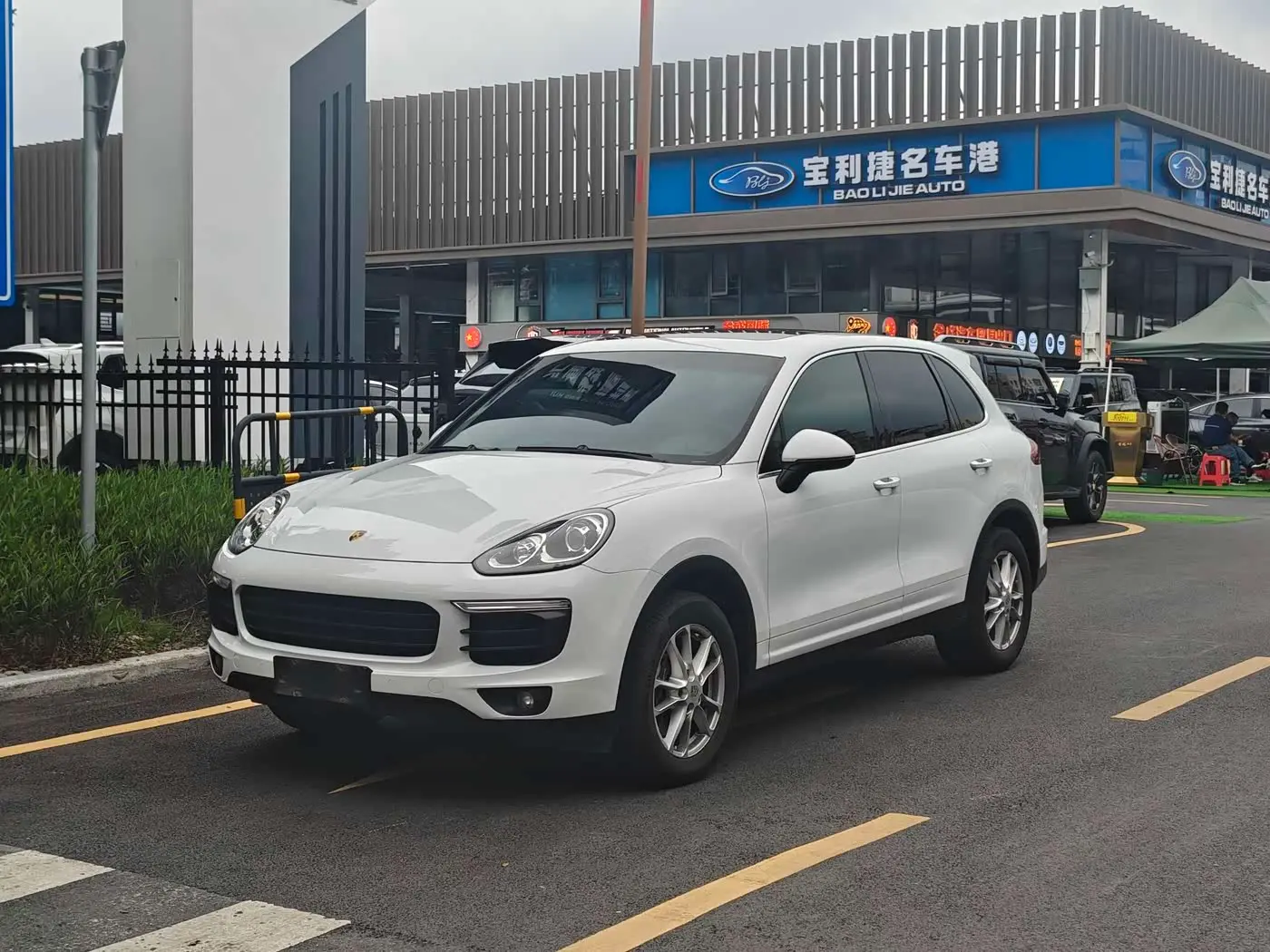 Porsche Cayenne 2015 — Фото 1/11