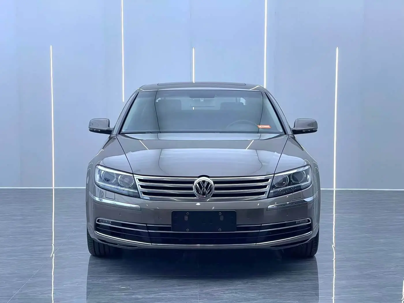Volkswagen Phaeton 2017 — Şəkil 2/15